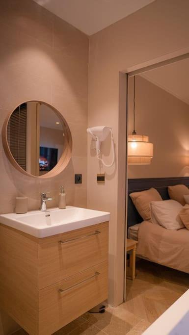 Suite De Luxe Jacuzzi Balneo,King Size Bed Collobrières Zewnętrze zdjęcie
